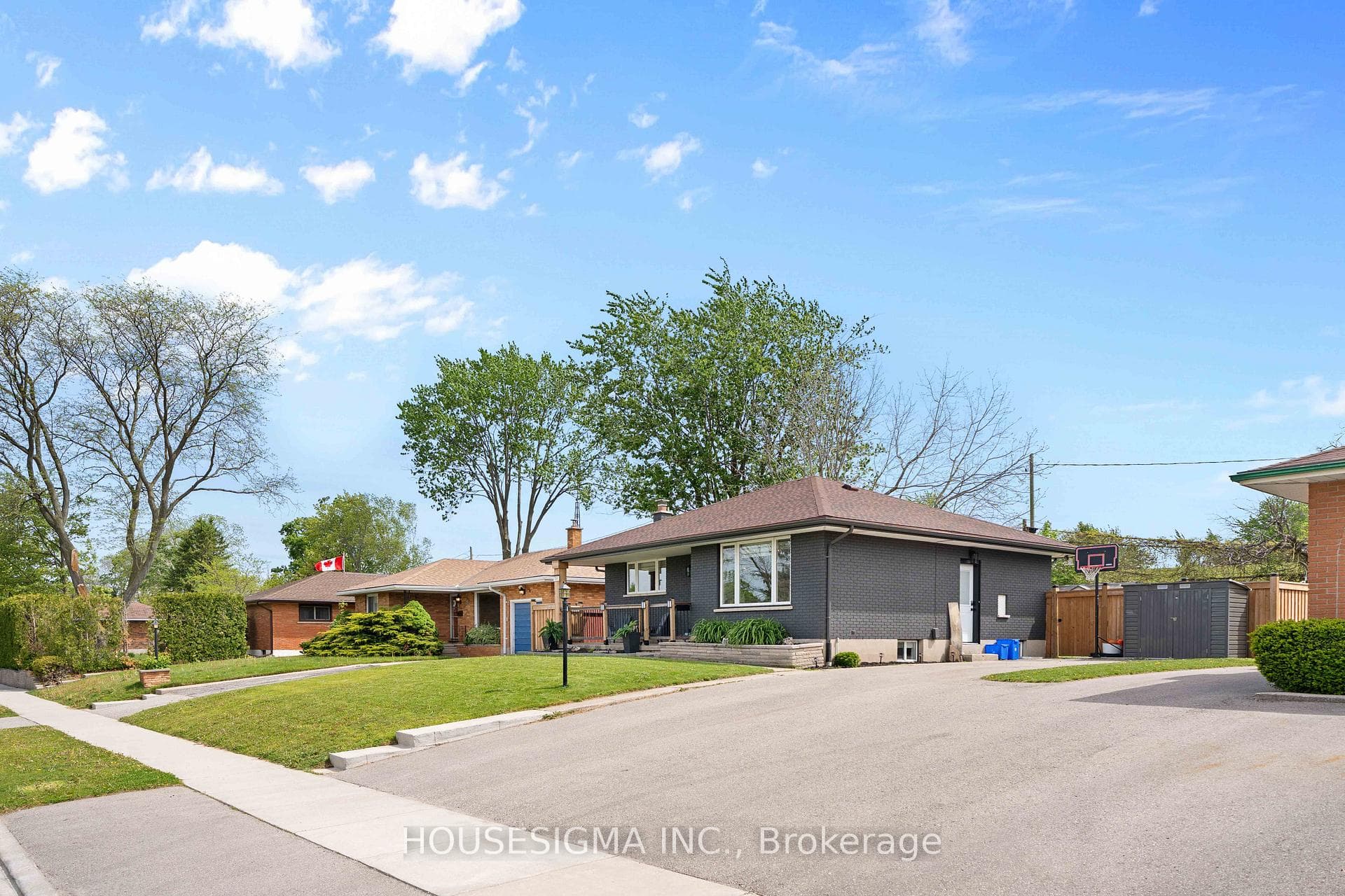 244 Burlington Street photo 2