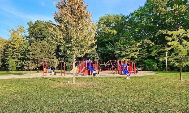 1 Leaside Park Drive Unit 408 photo 23