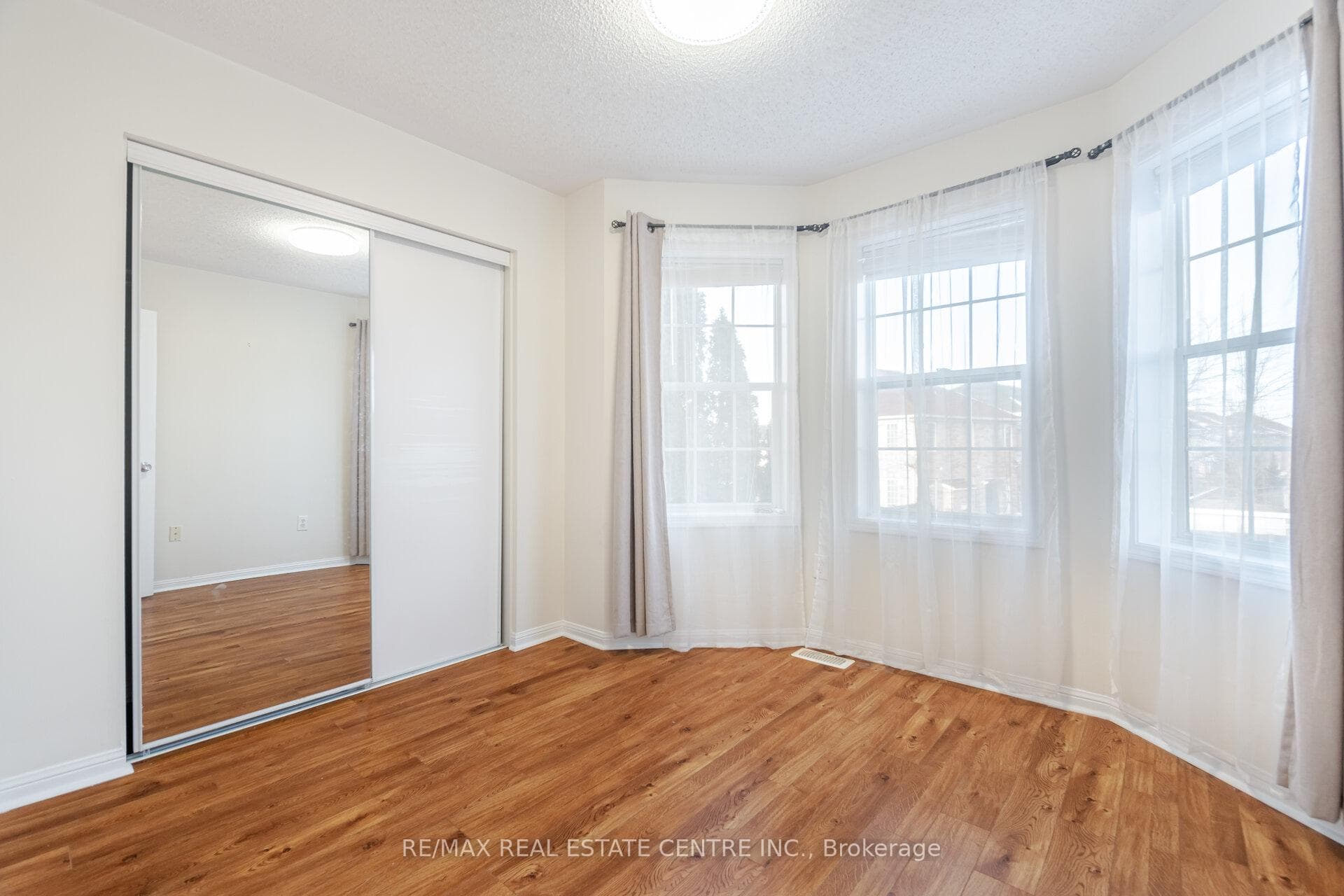 454 Collis Court photo 18