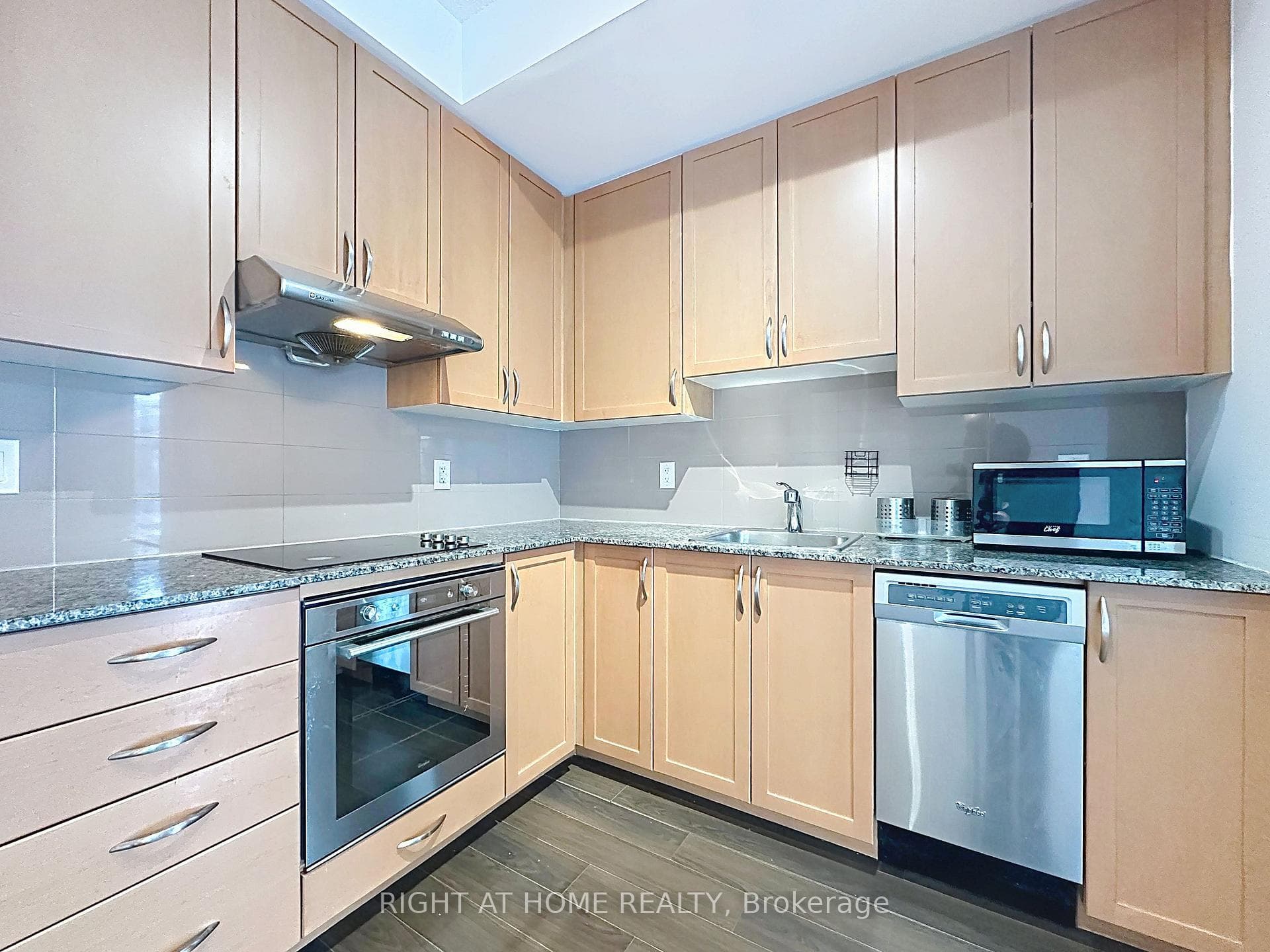 55 Ann O'reilly Road Unit 403 photo 11