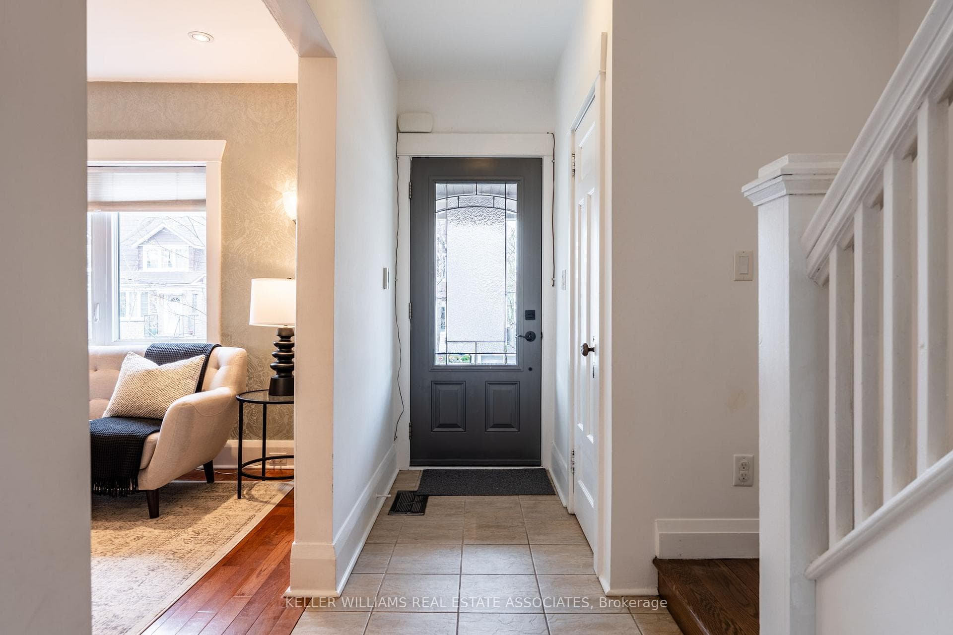 77 Harris Avenue photo 3