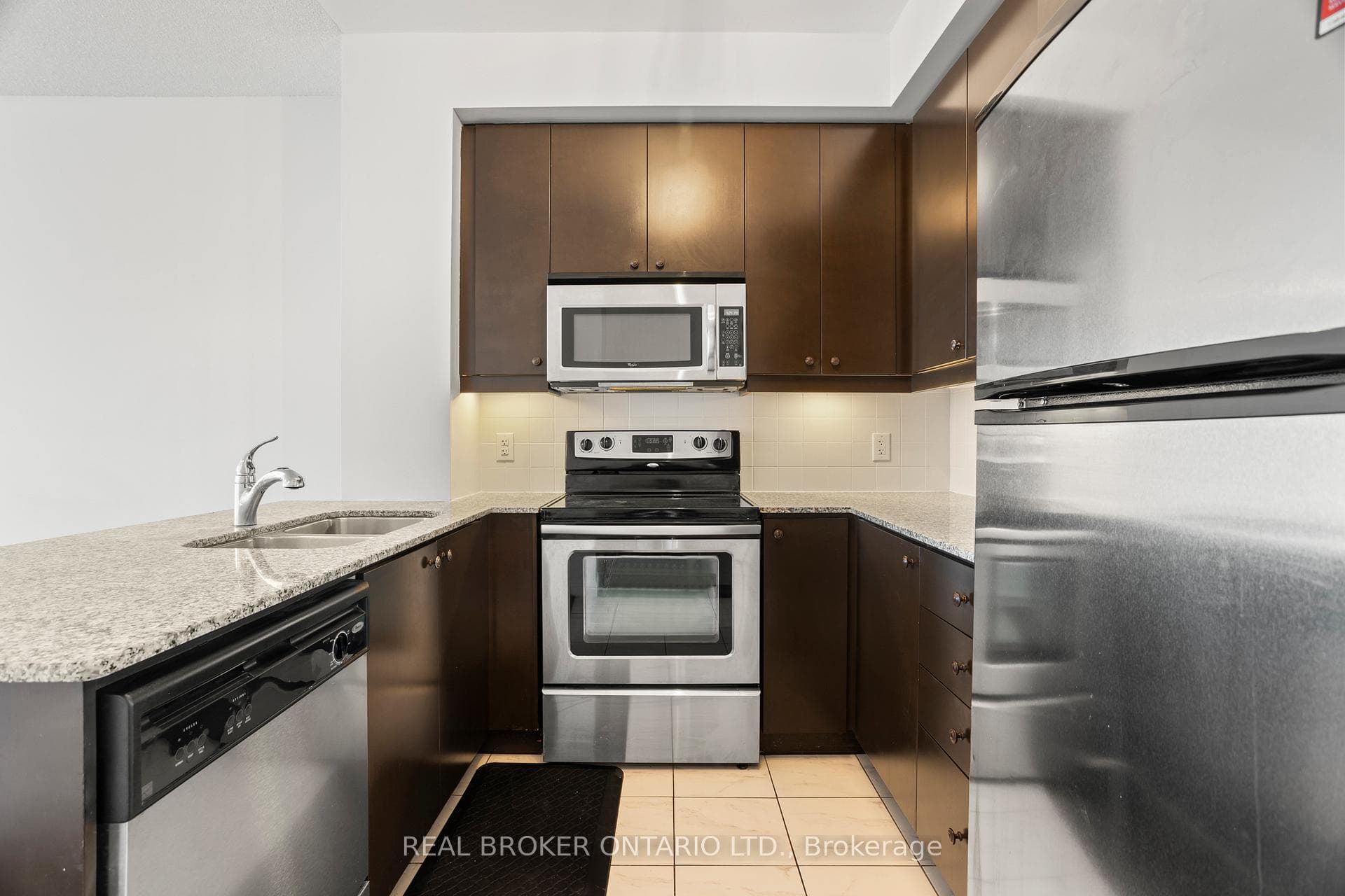 50 Absolute Avenue Unit 3105 photo 18