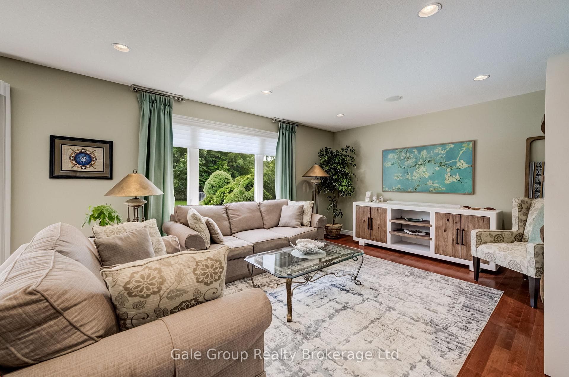 472 Lakeview Drive photo 8