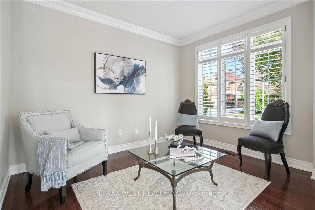 3 Billancourt Crescent photo 2