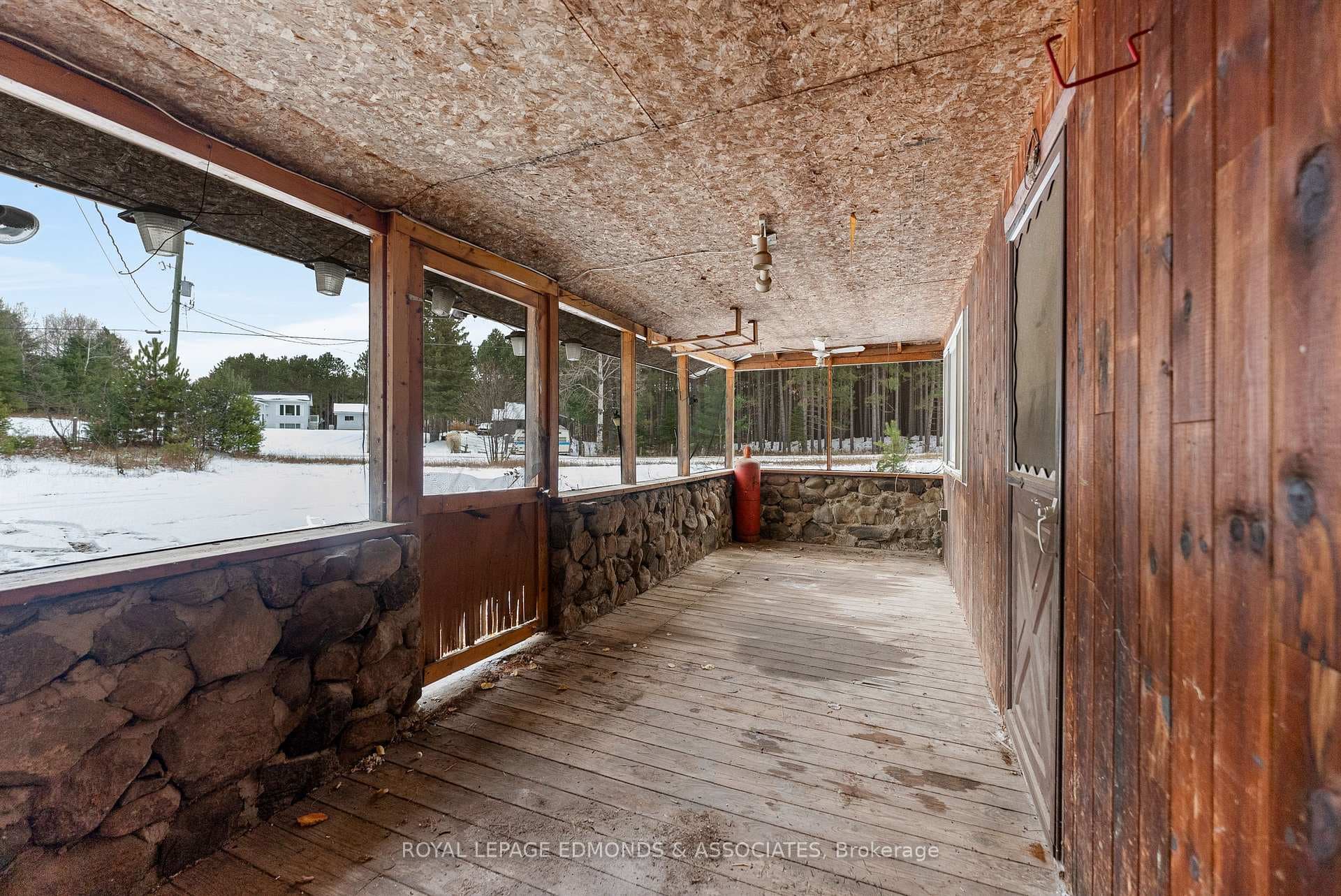 2815 Round Lake Road photo 9