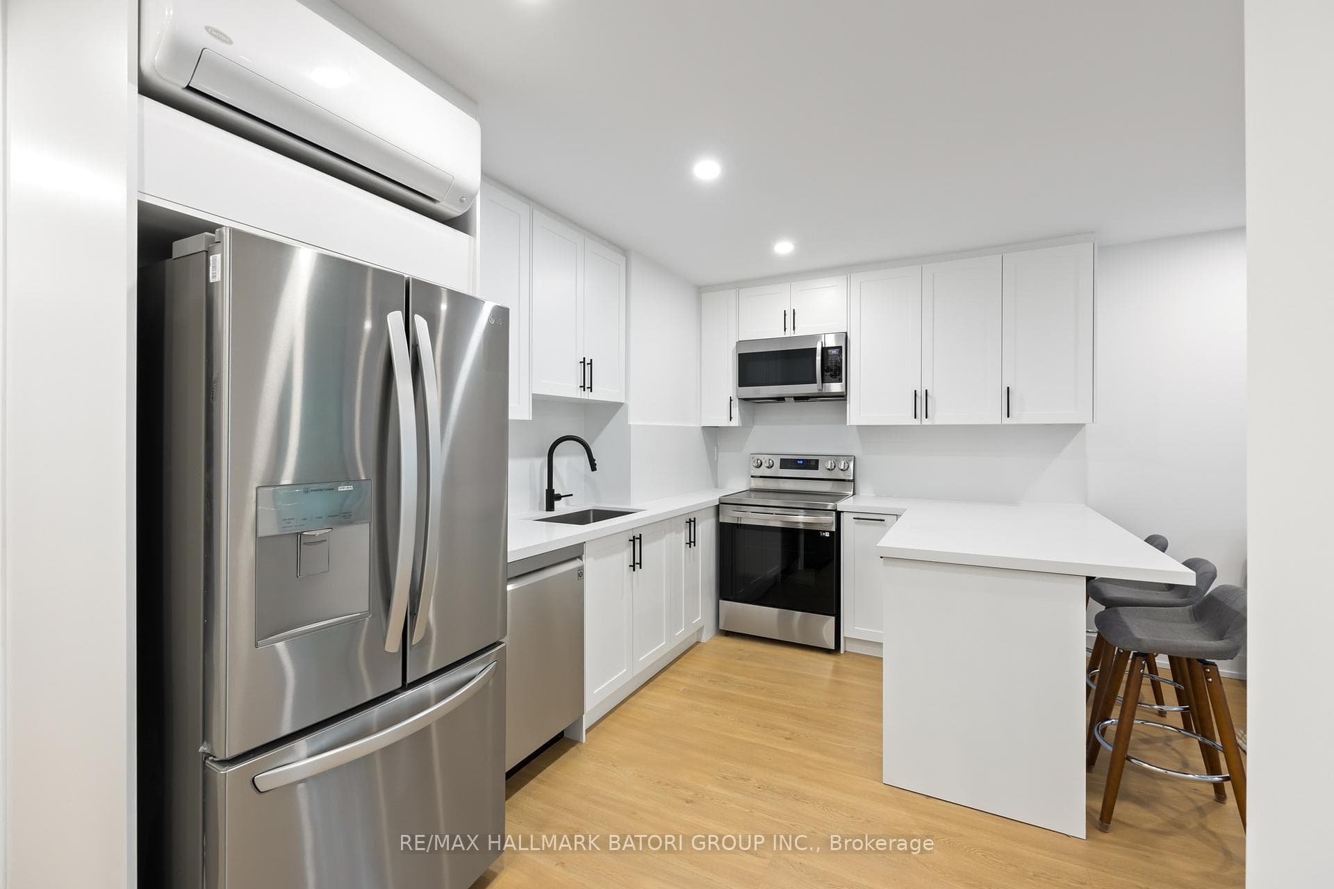 357 Eglinton Avenue Unit A photo 3