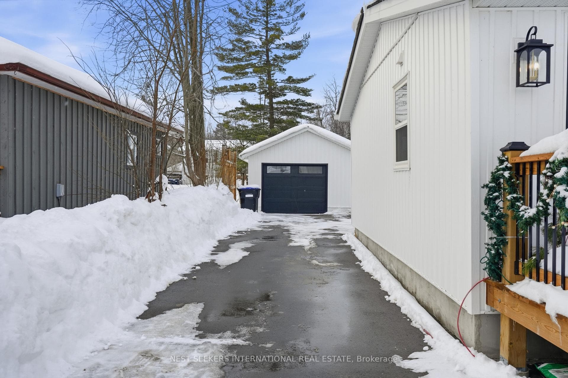 920 Barry Avenue photo 34