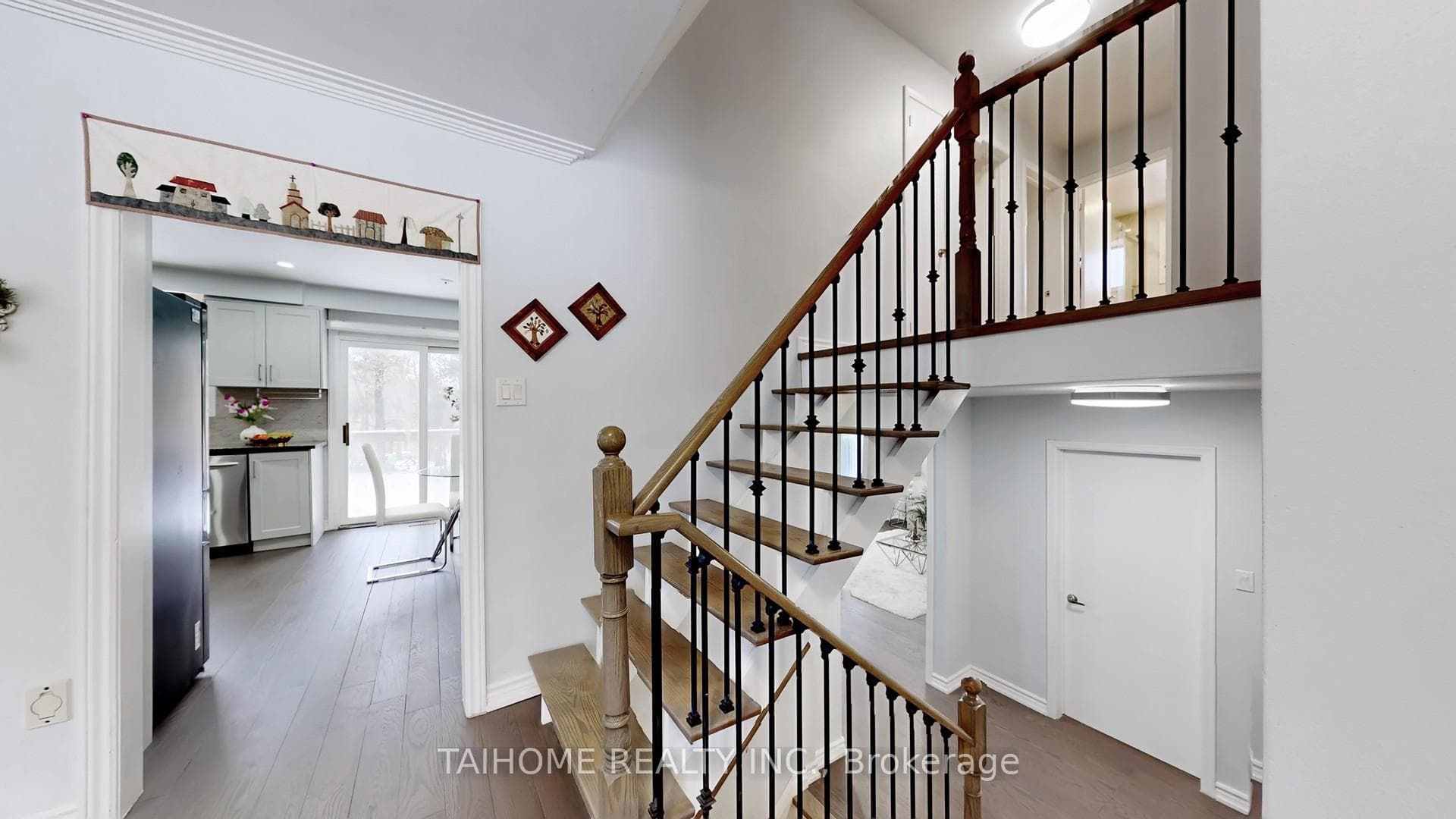 10 Centurion Court photo 20