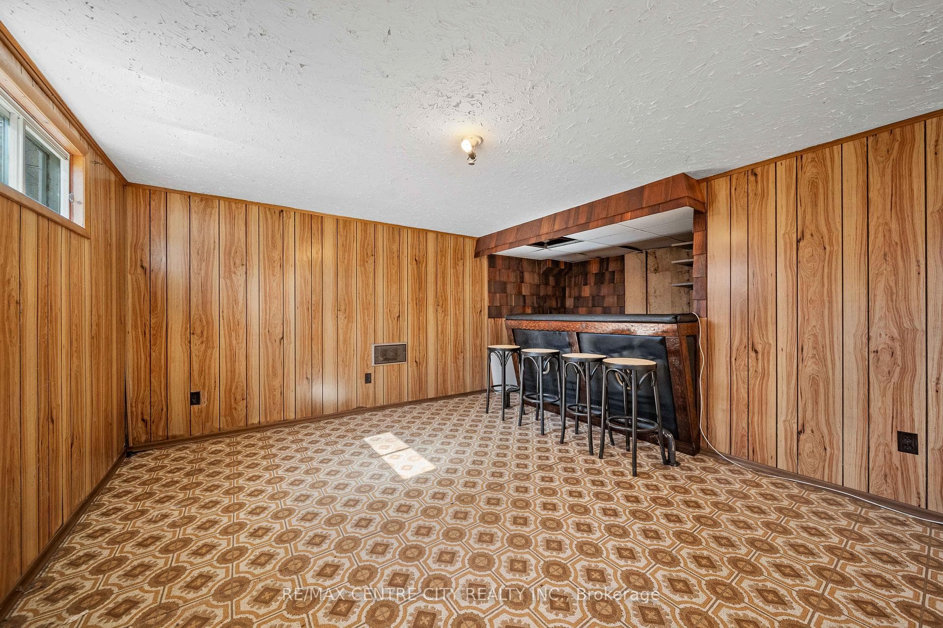 Wet Bar