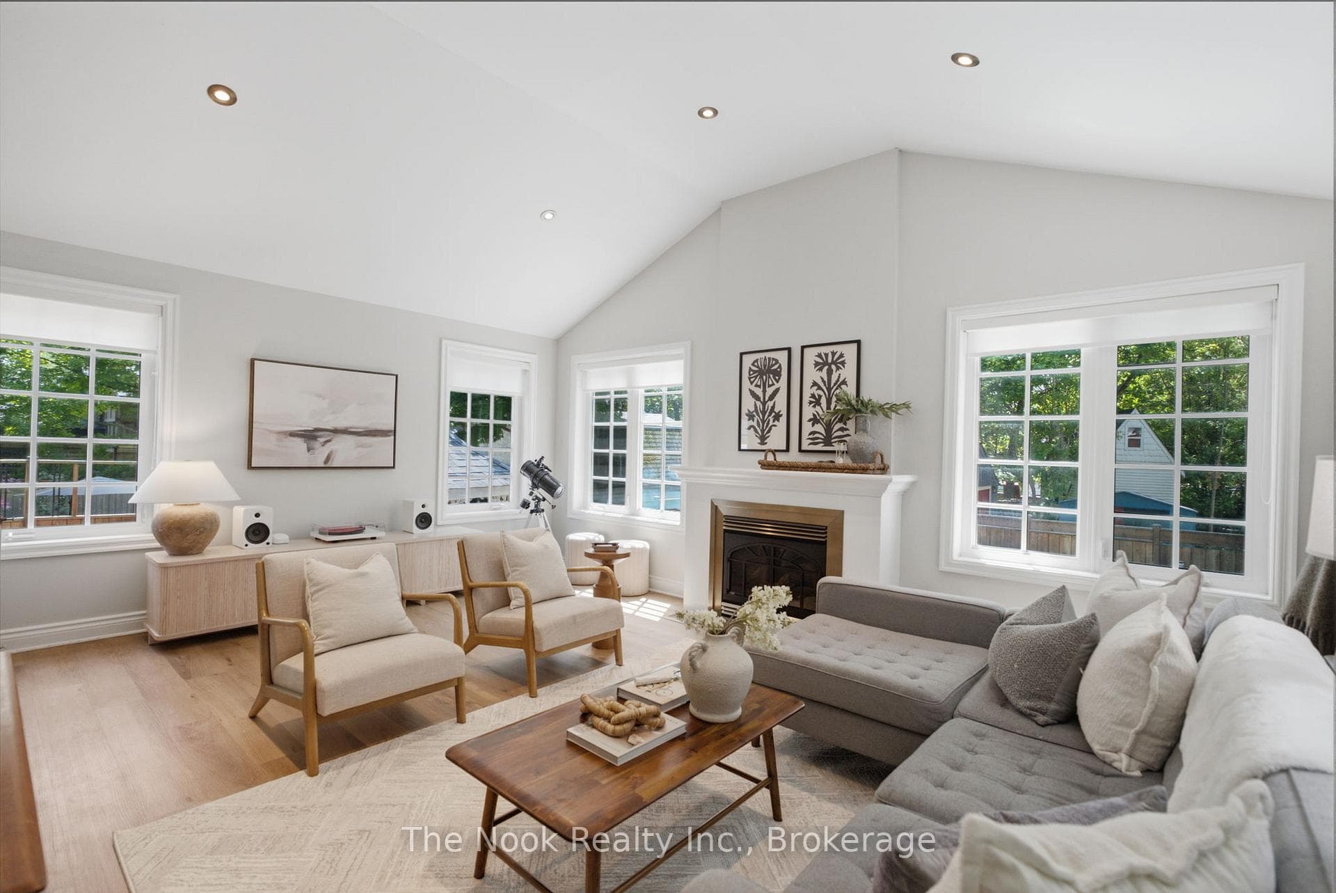 400 Byron Street photo 22