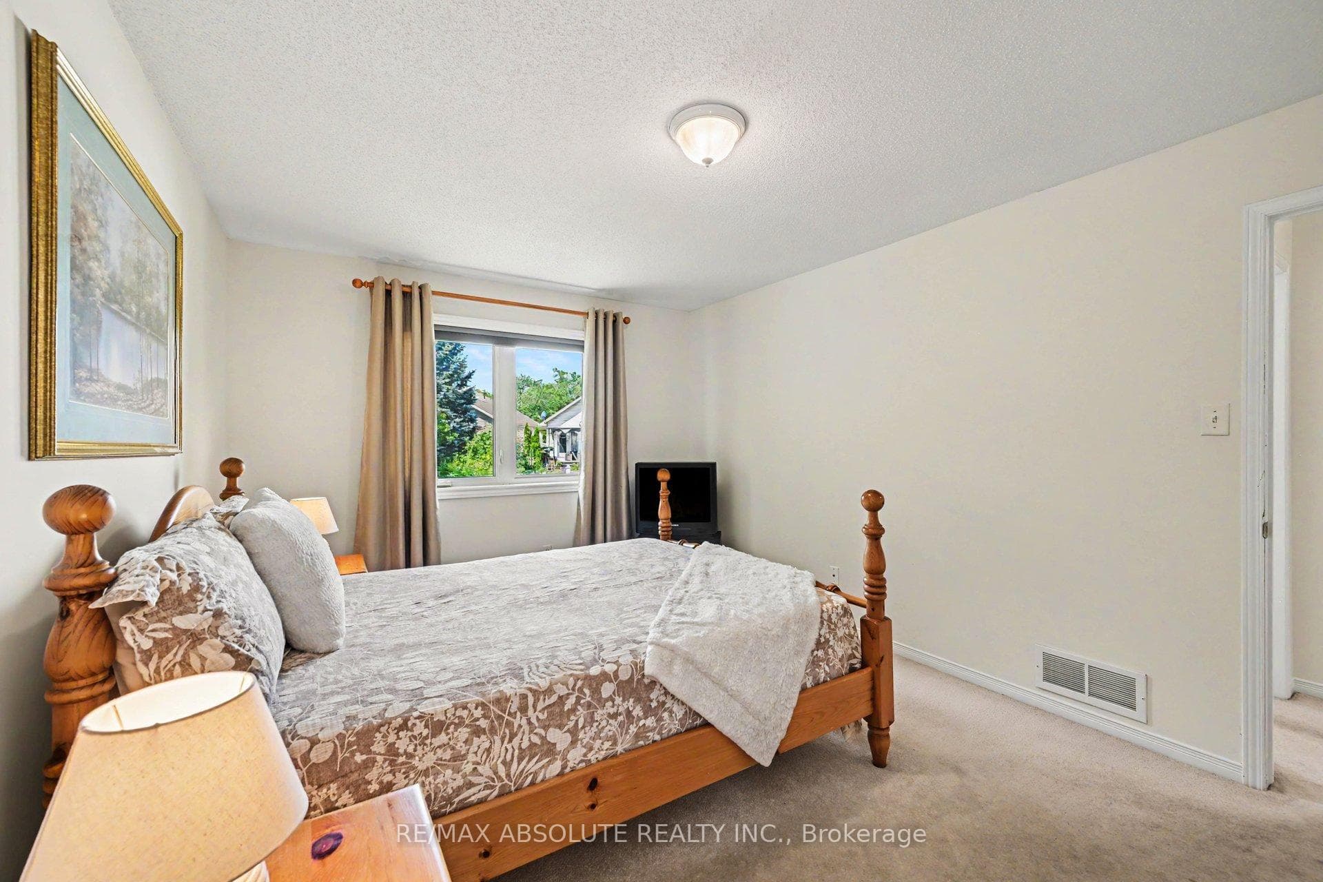1 River Ridge Crescent photo 32