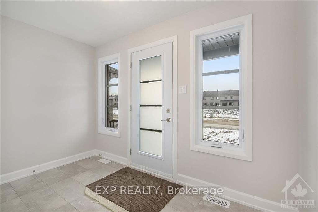 709 AZURE Street photo 2