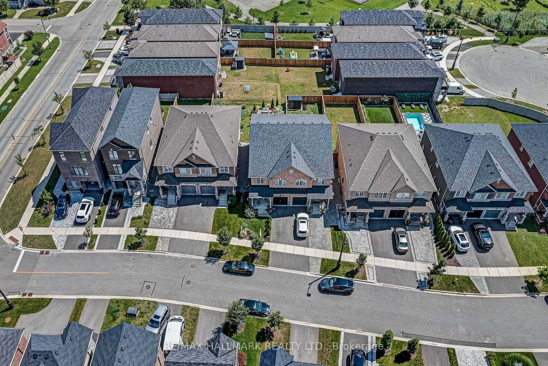 17 Velia Court photo 39