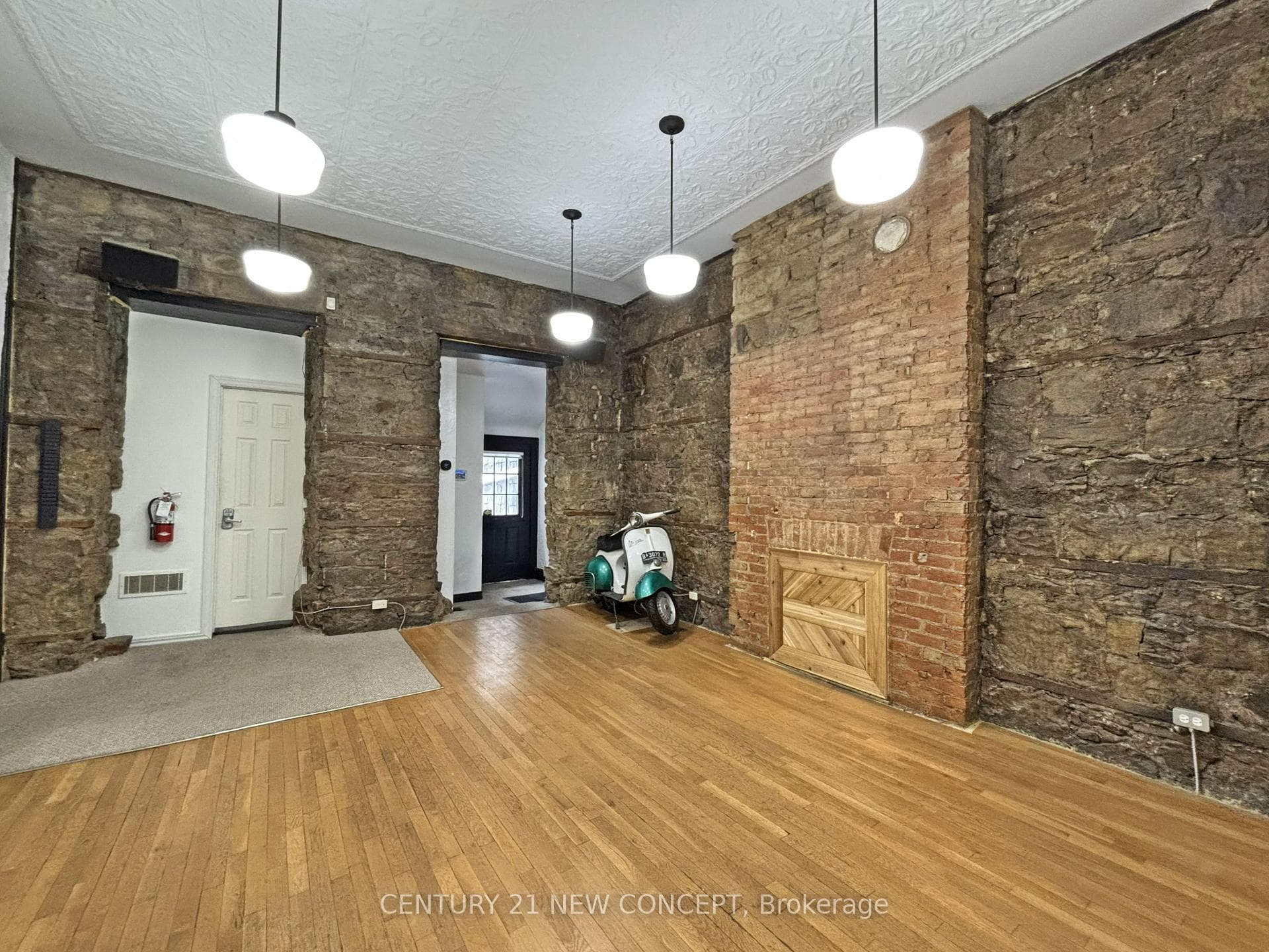 146 James Street Unit Main & Bsmt photo 6