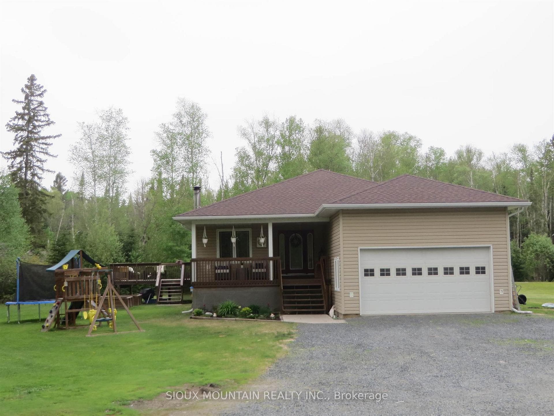 89 Evergreen Drive photo 1