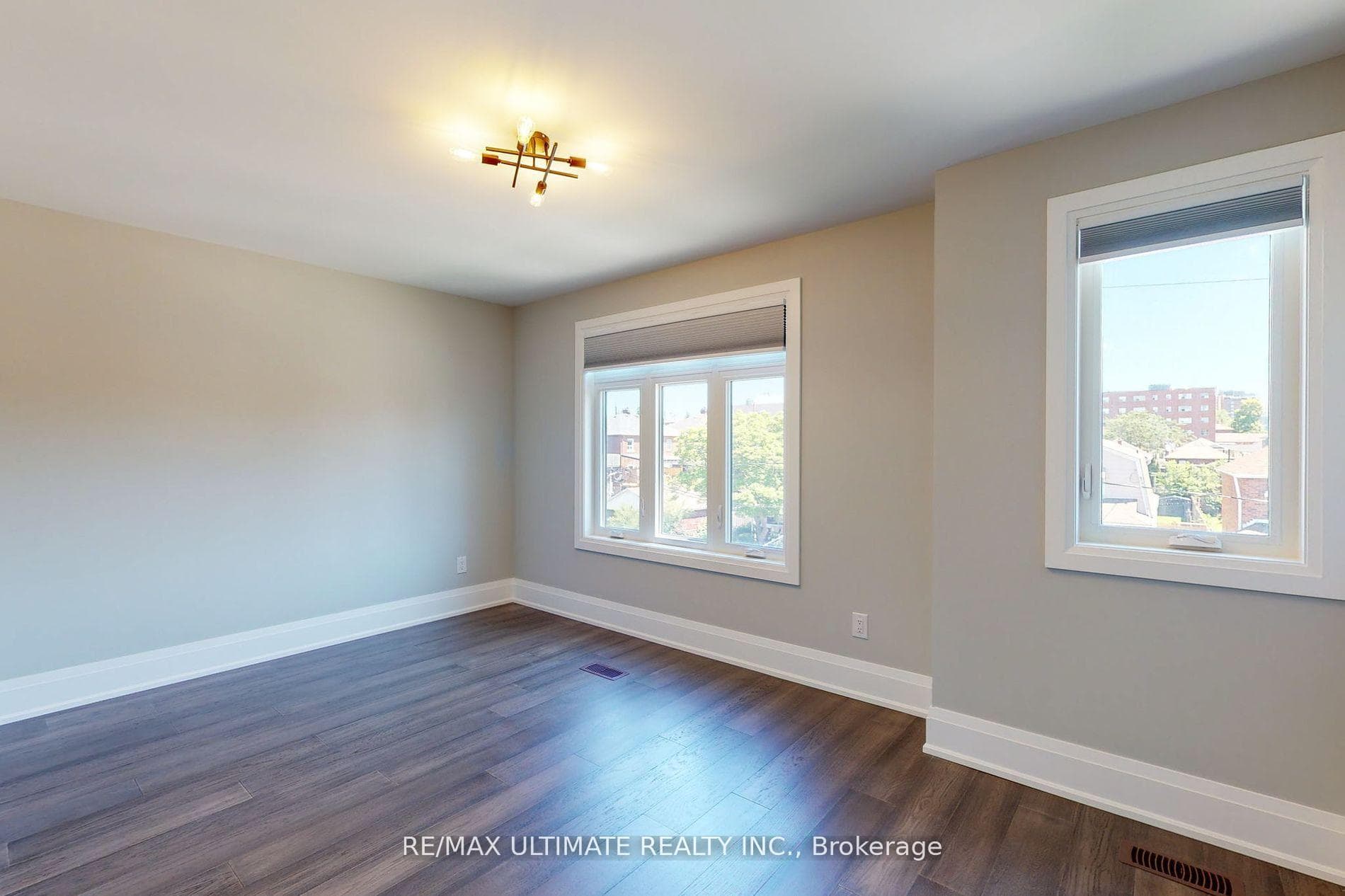 620B Harvie Avenue photo 22