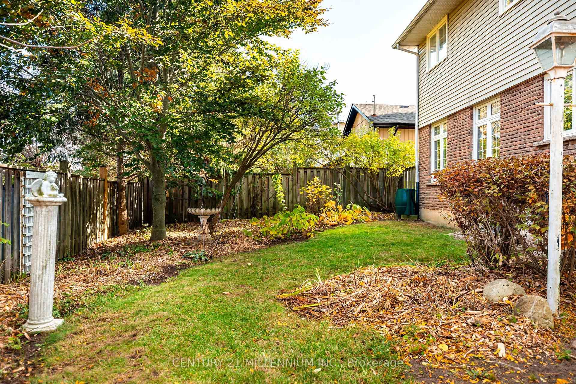 9 Erindale Avenue photo 30