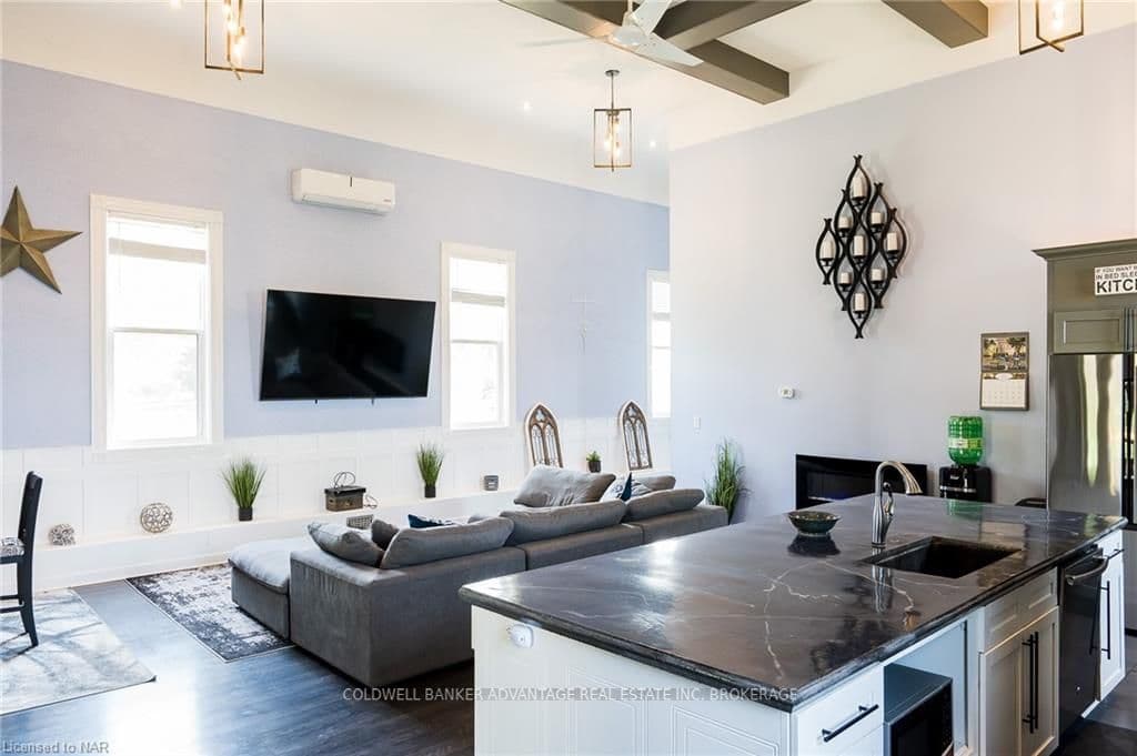 Kitchen/Living Room