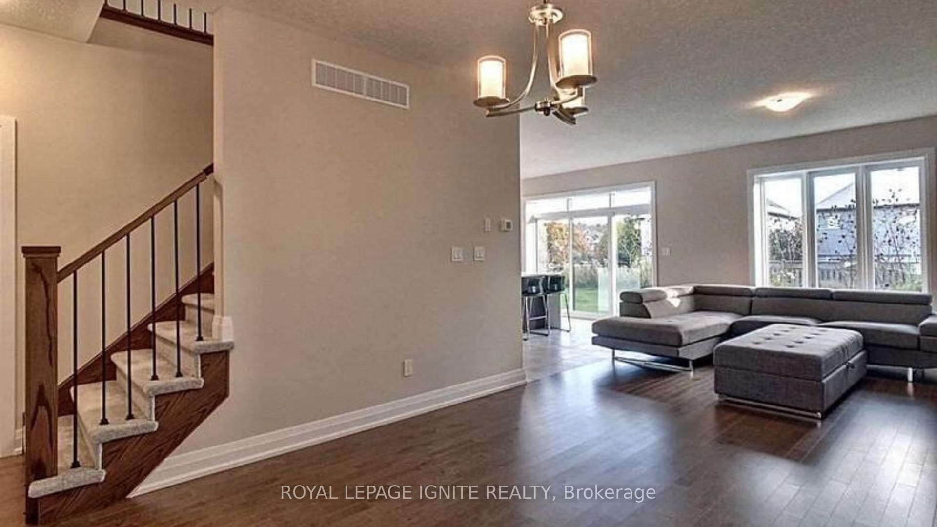 156 Ridgemount Street photo 3