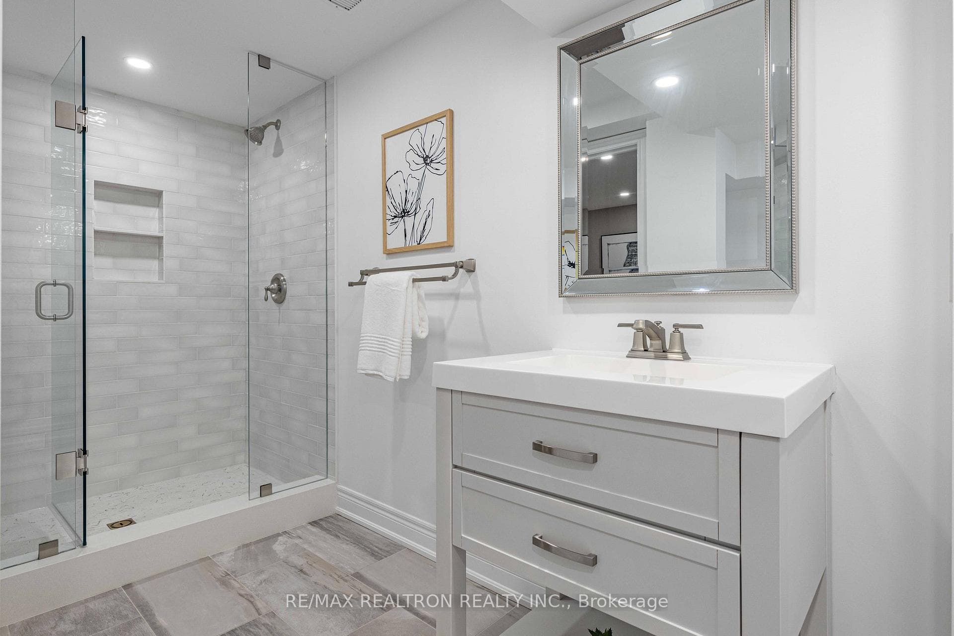 257 Petheram Place photo 33