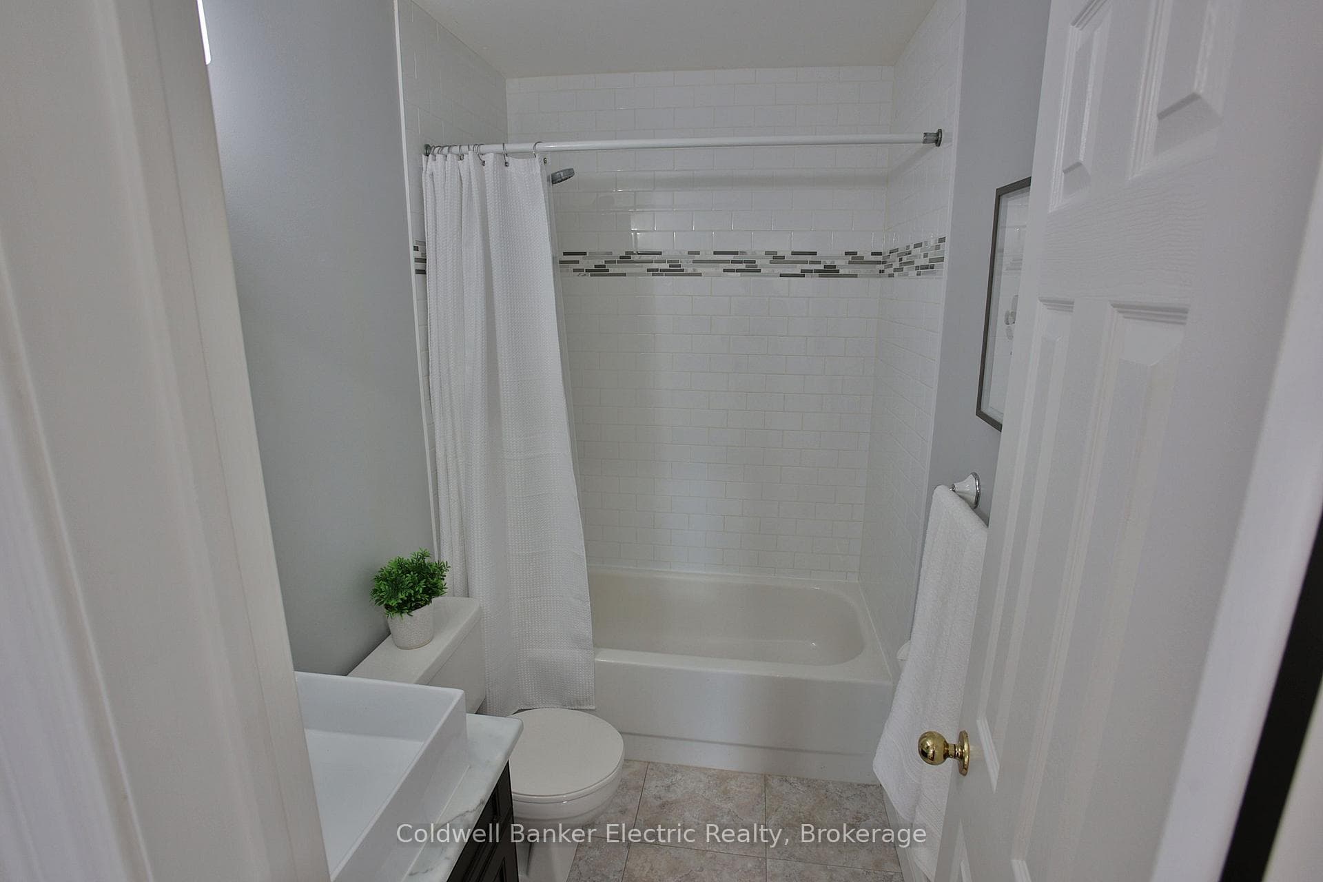 1830 Stratton Avenue photo 21