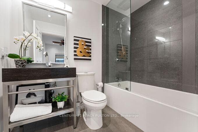 27 Thatcher Avenue photo 28