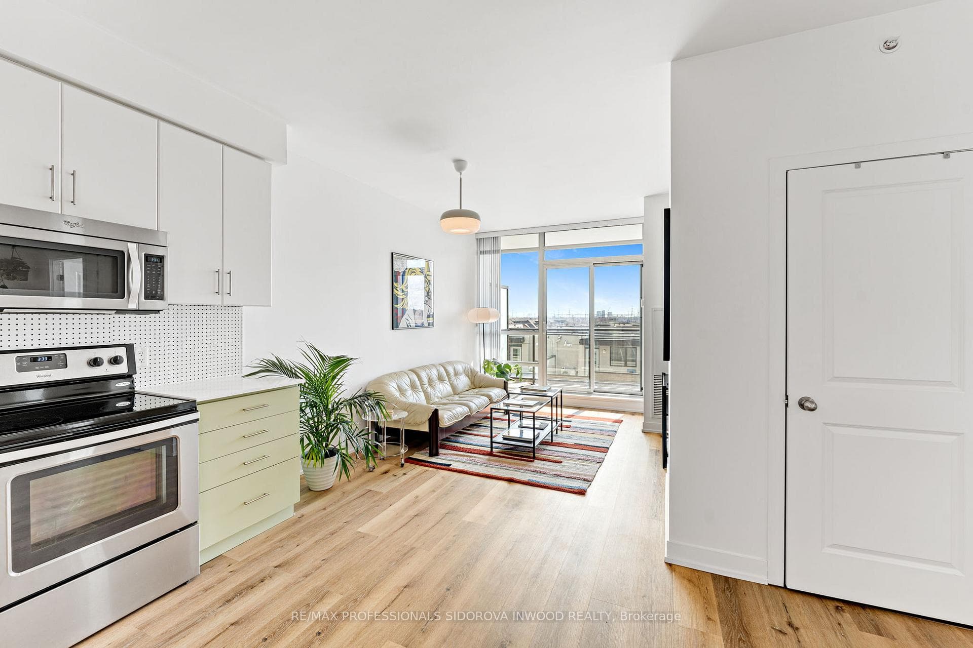 8 Fieldway Road Unit 506 photo 1