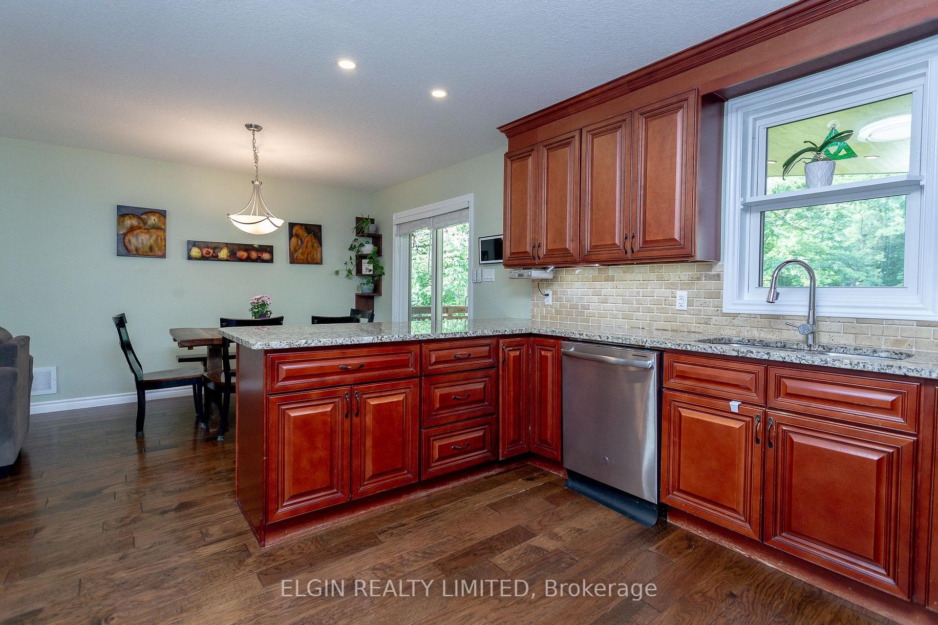 221 Centennial Avenue photo 9