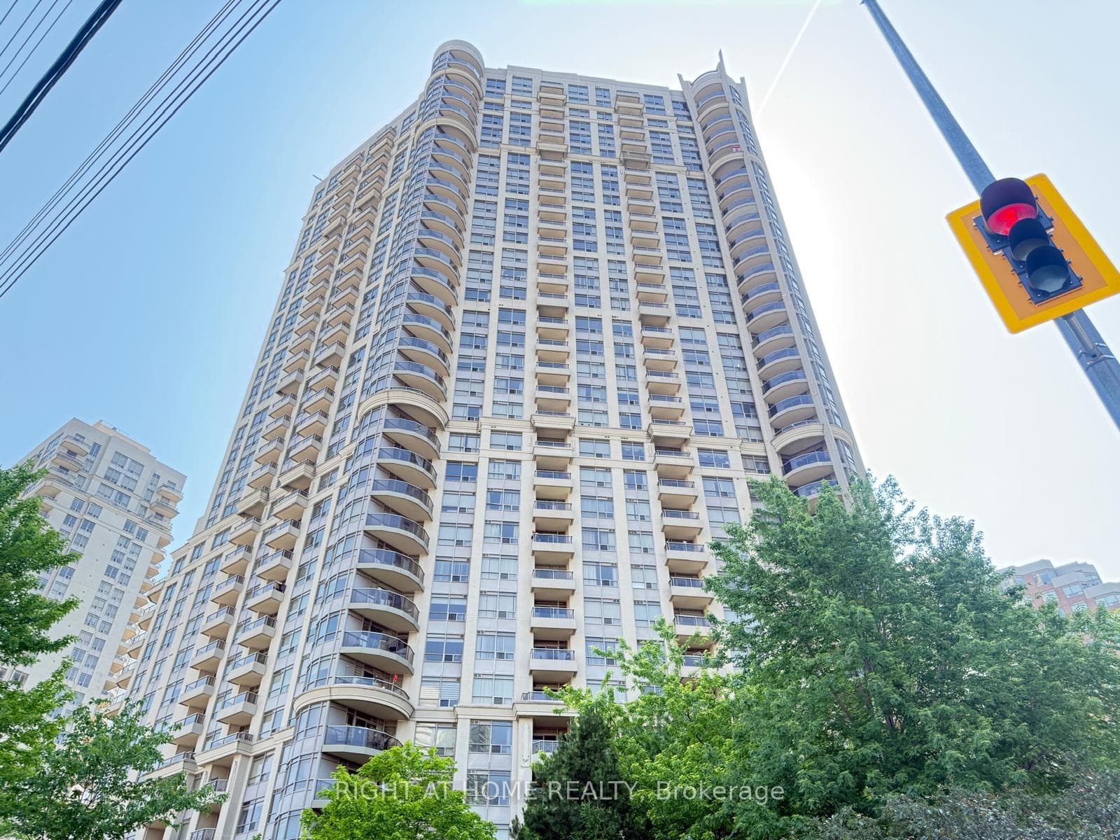 310 Burnhamthorpe Road Unit 2101 photo 1