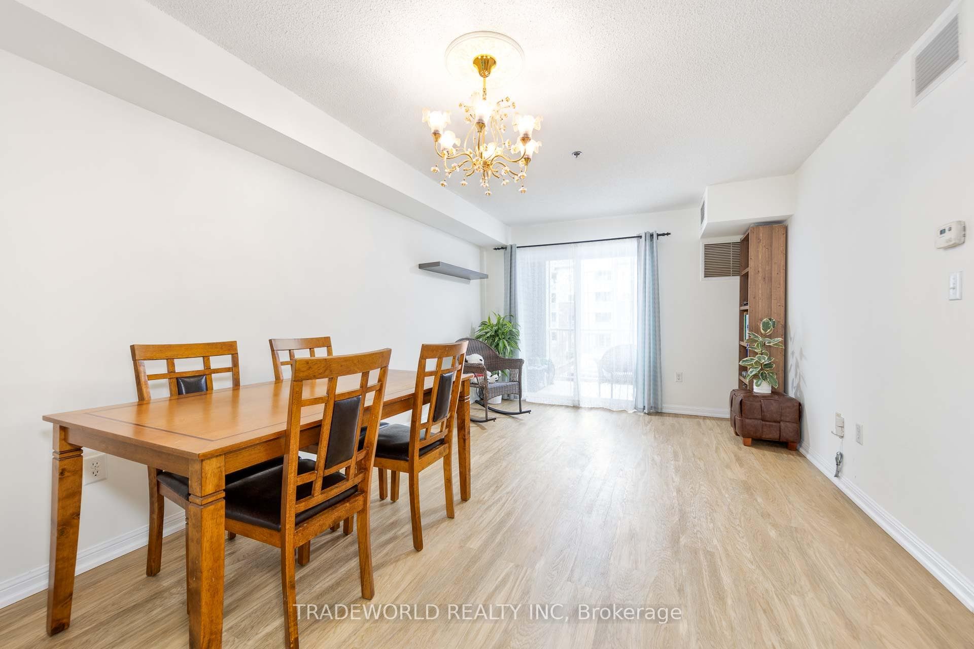 5225 Finch Avenue Unit 201 photo 3