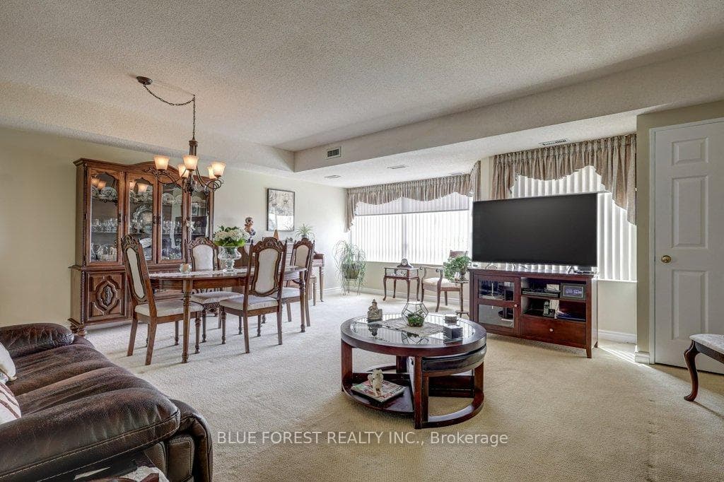 744 Wonderland Road Unit 707 photo 19