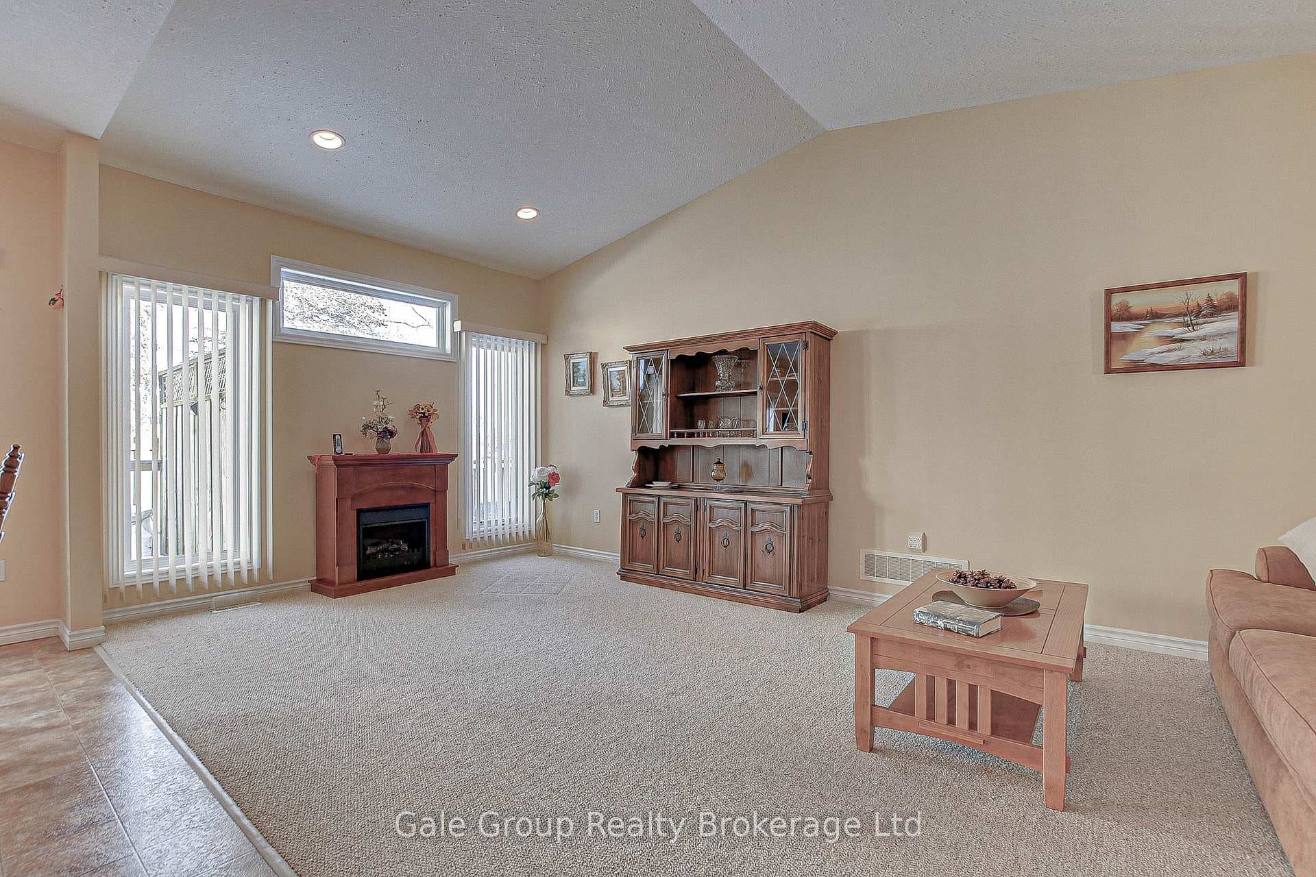 350 Victoria Street Unit 7 photo 9