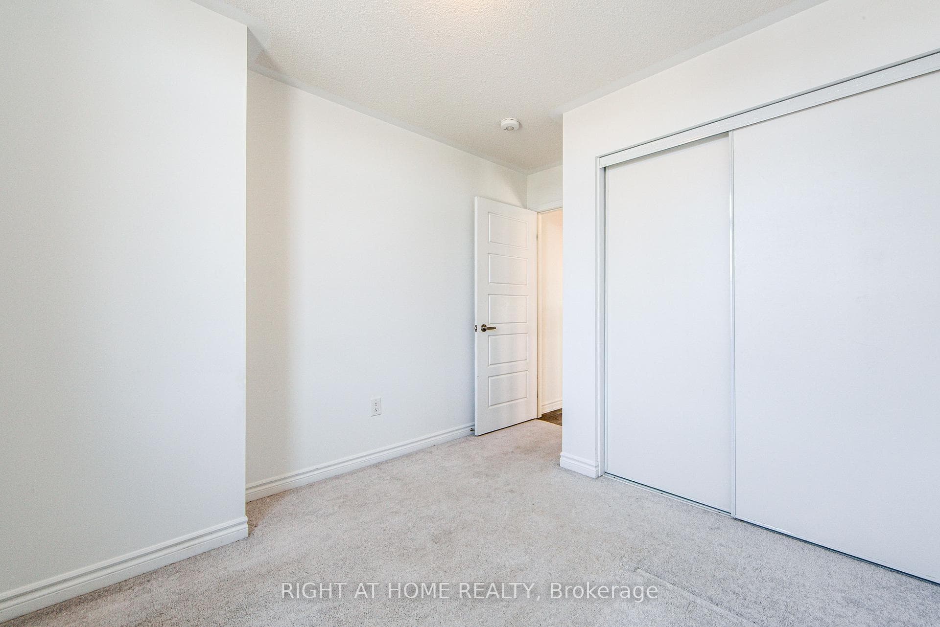 1270 Wintergreen Place photo 14