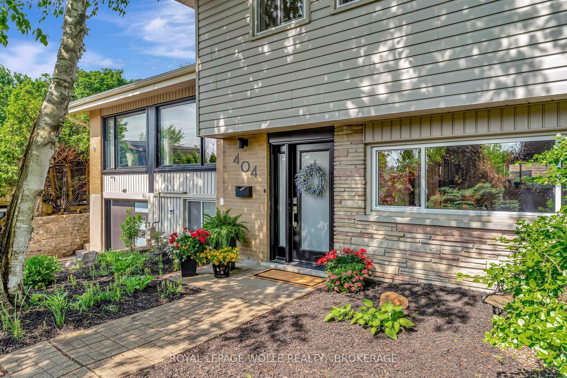 404 MANCHESTER Road photo 5