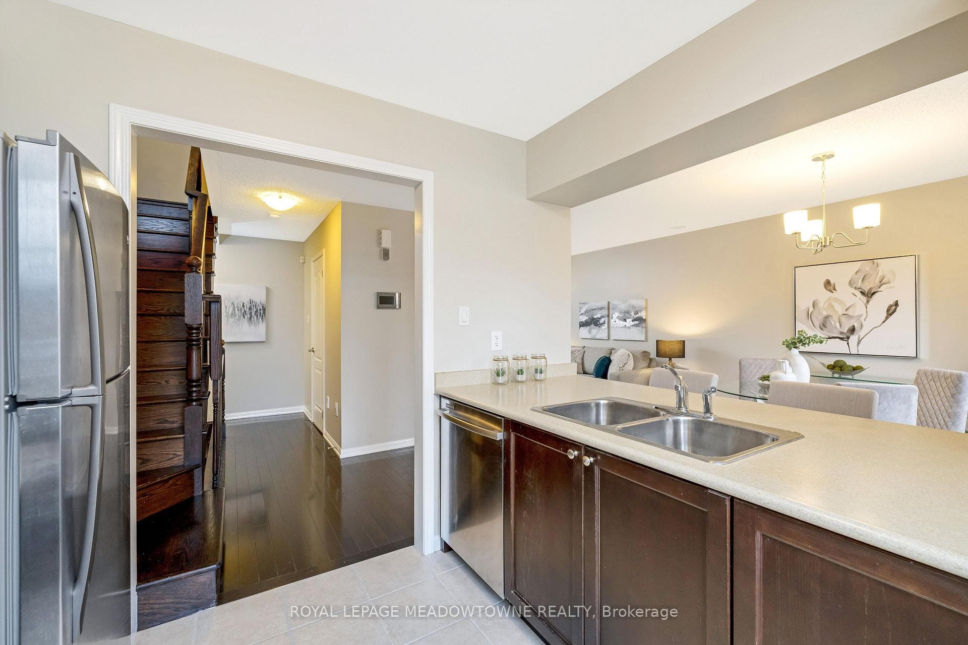 1037 HAXTON Heights photo 18