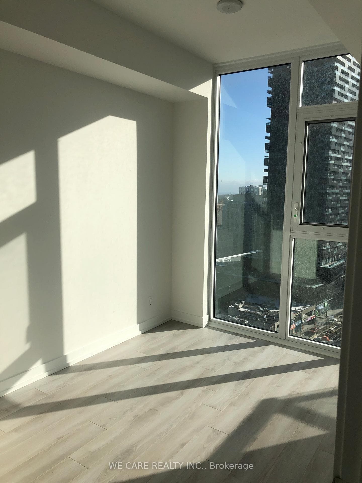 33 Helendale Avenue Unit 1407 photo 8