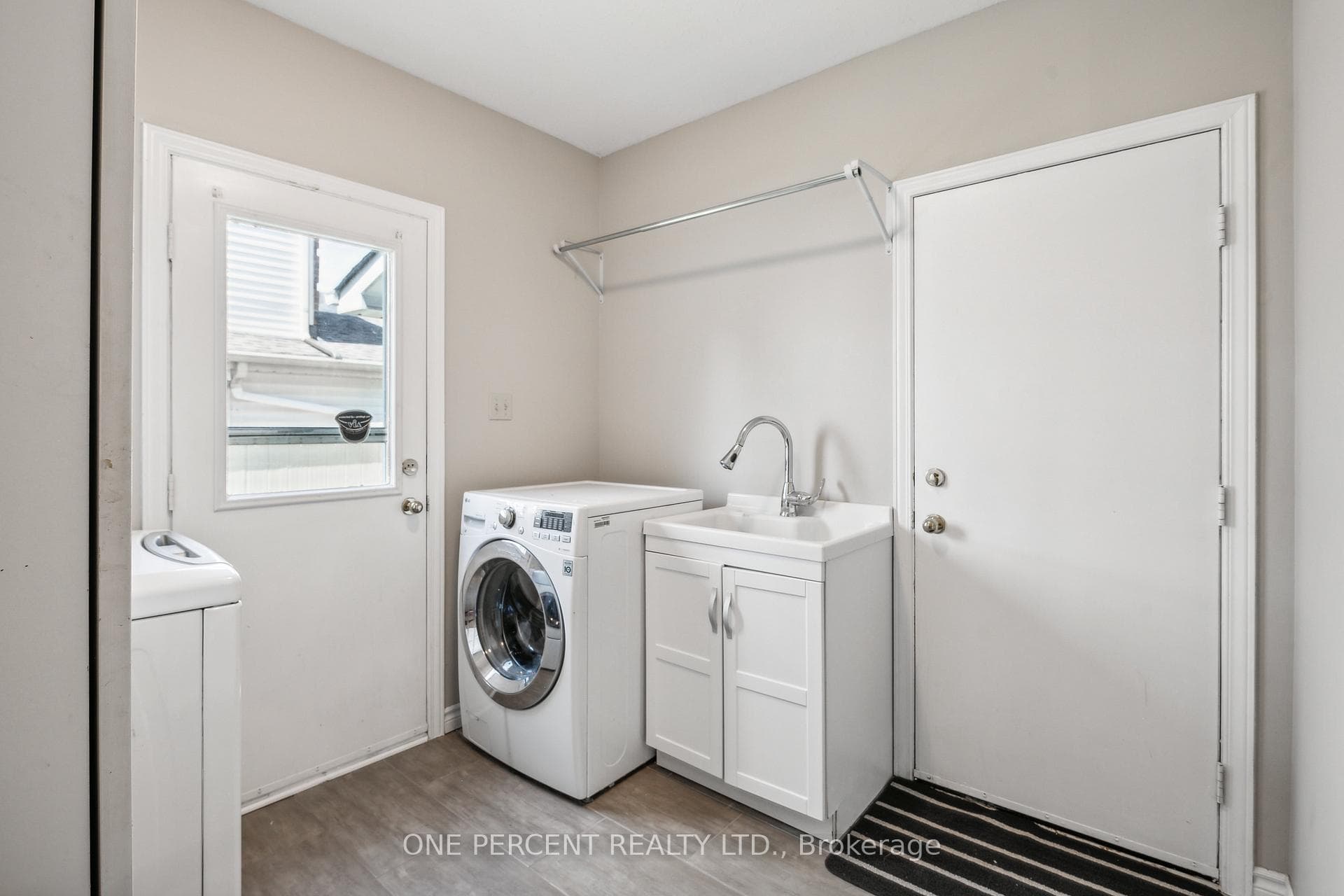 Mud room/Laundry room