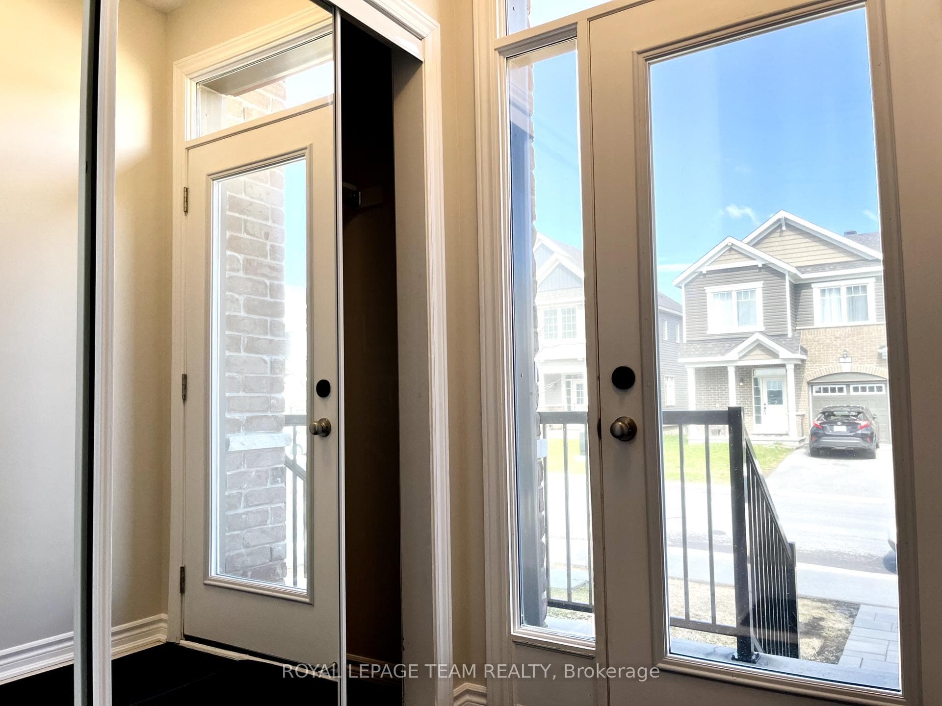 2240 WATERCOLOURS Way photo 3