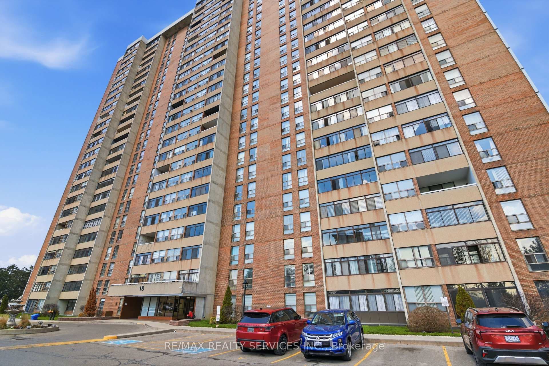 18 Knightsbridge Road Unit 304 photo 1