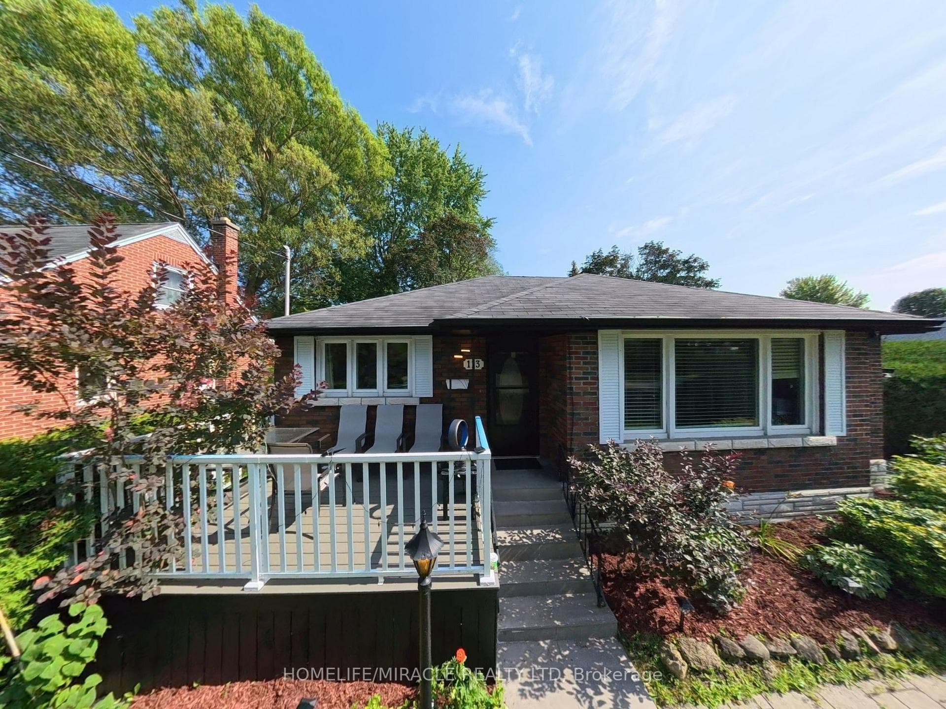 113 Pontiac Avenue photo 4