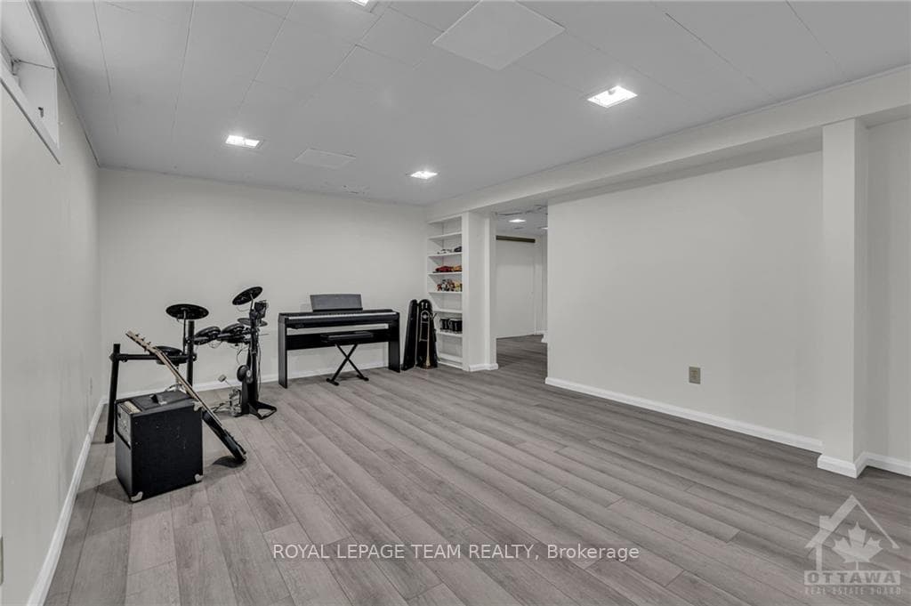 40 NANAIMO Drive photo 24
