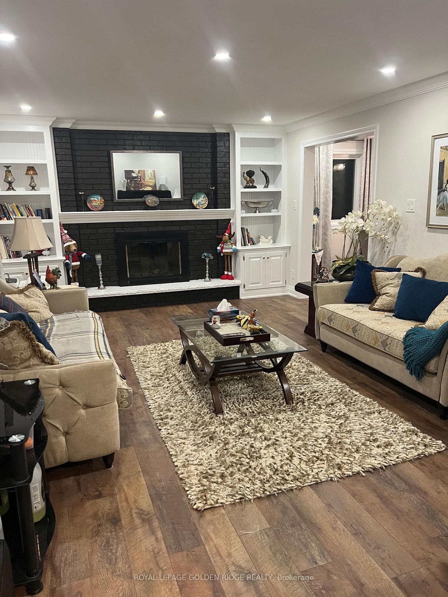 15482 Leslie Street photo 1