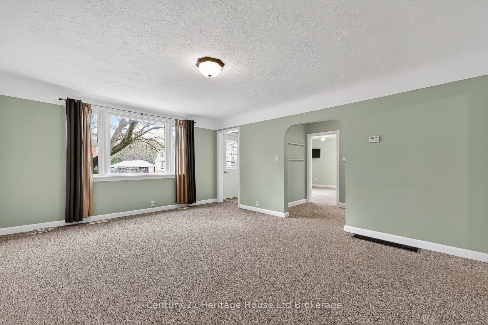 69 Bee Street photo 6