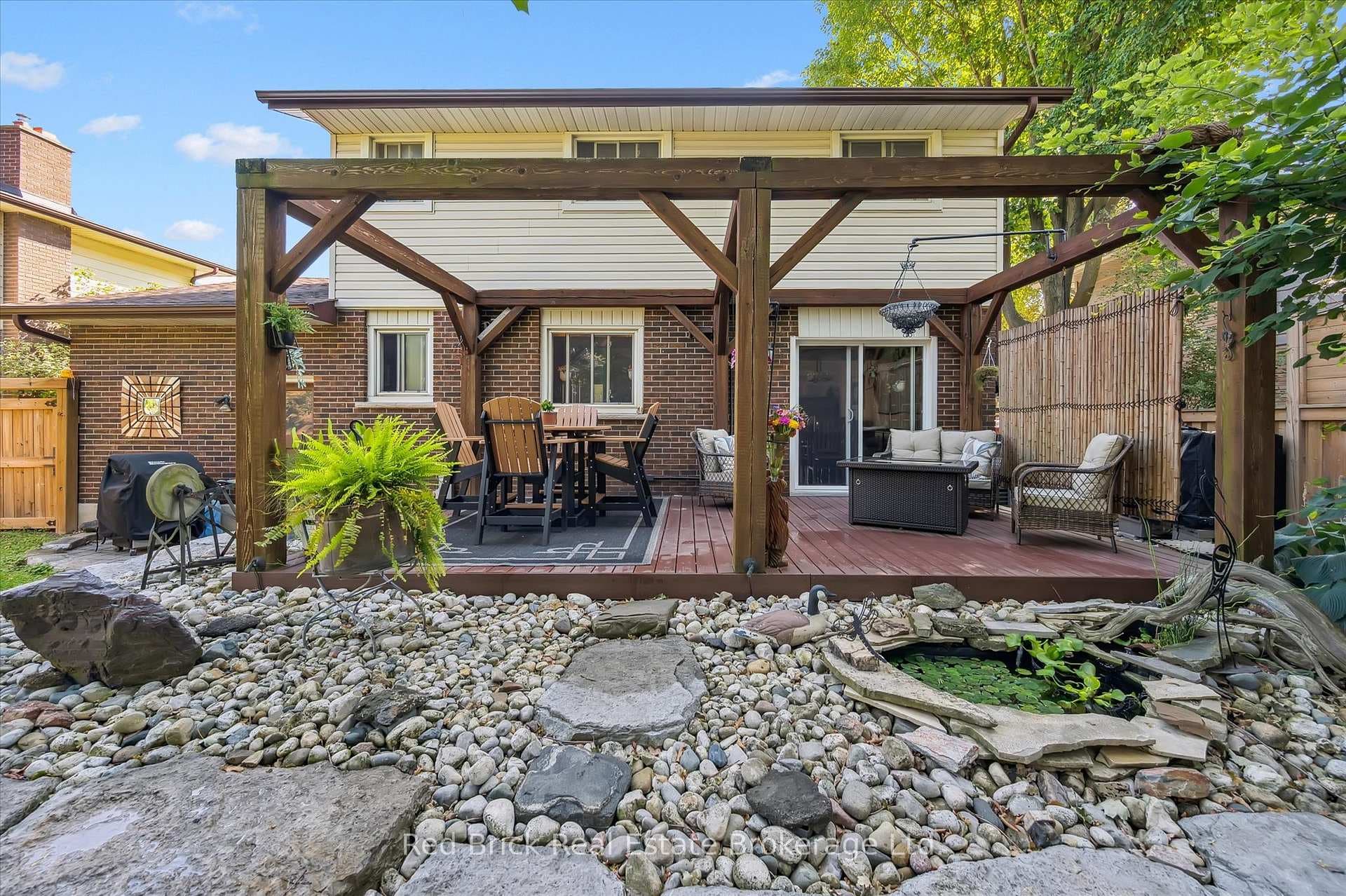 12 Westbury Crescent photo 36