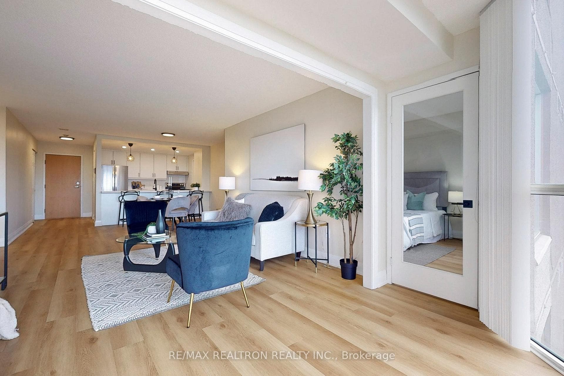 5 Concorde Place Unit 1307 photo 9
