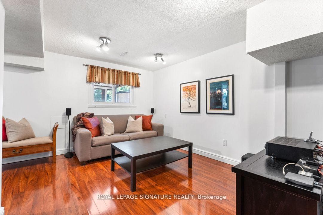 7045 Tamar Mews photo 20