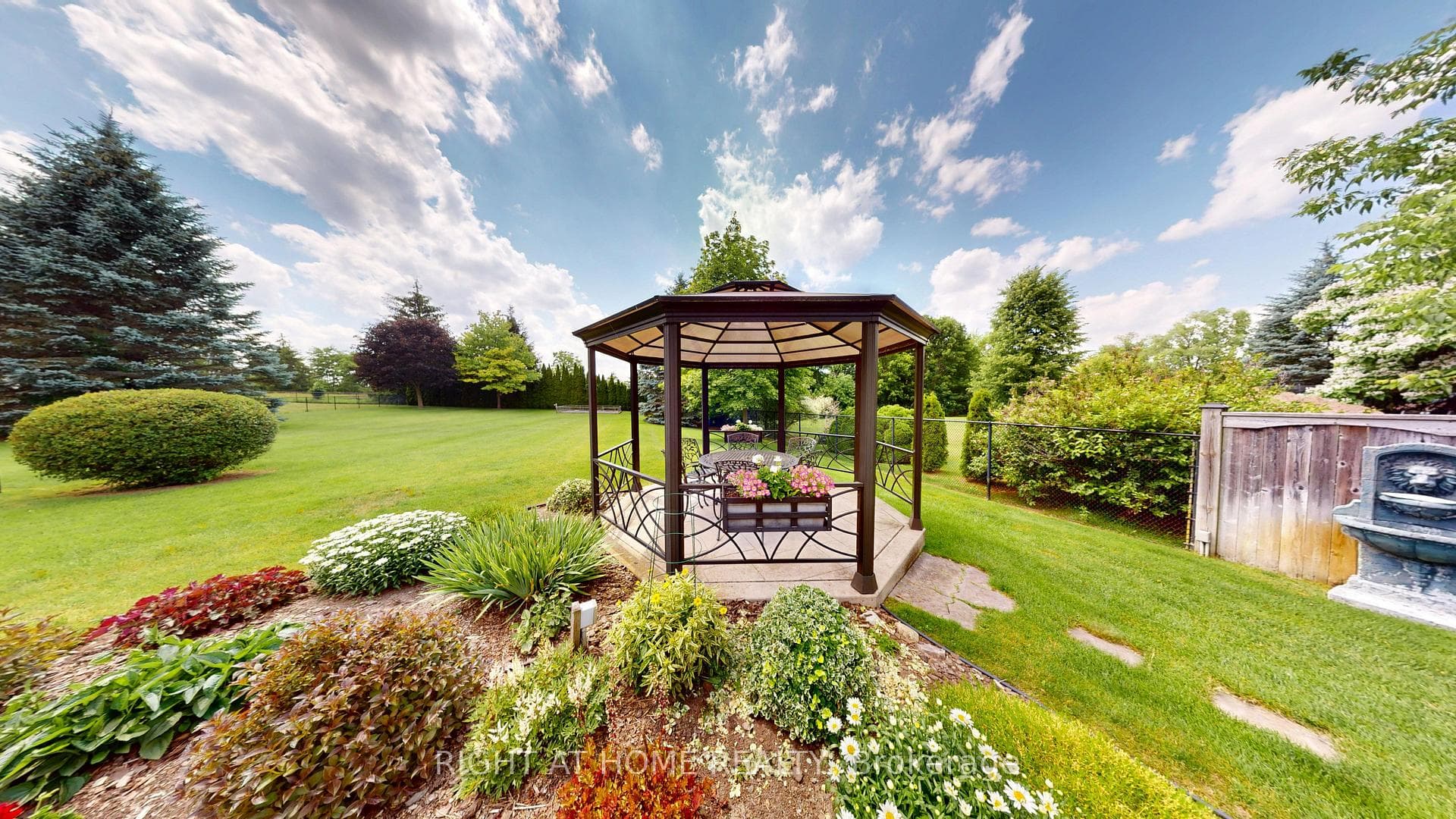 Amazing sunsets from this gazebo