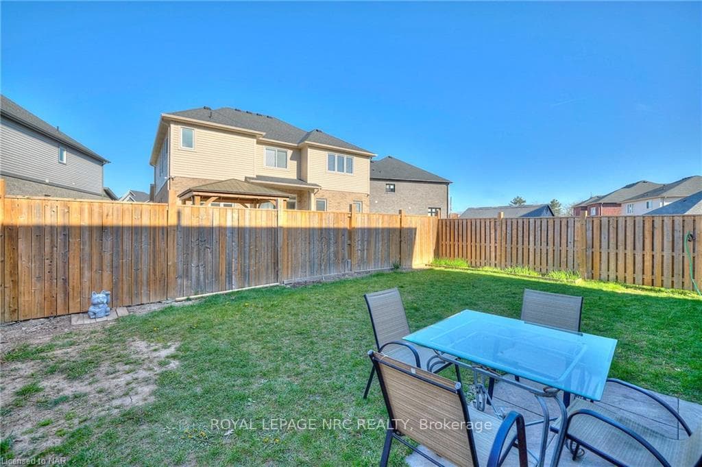 13 Winterberry Boulevard photo 38