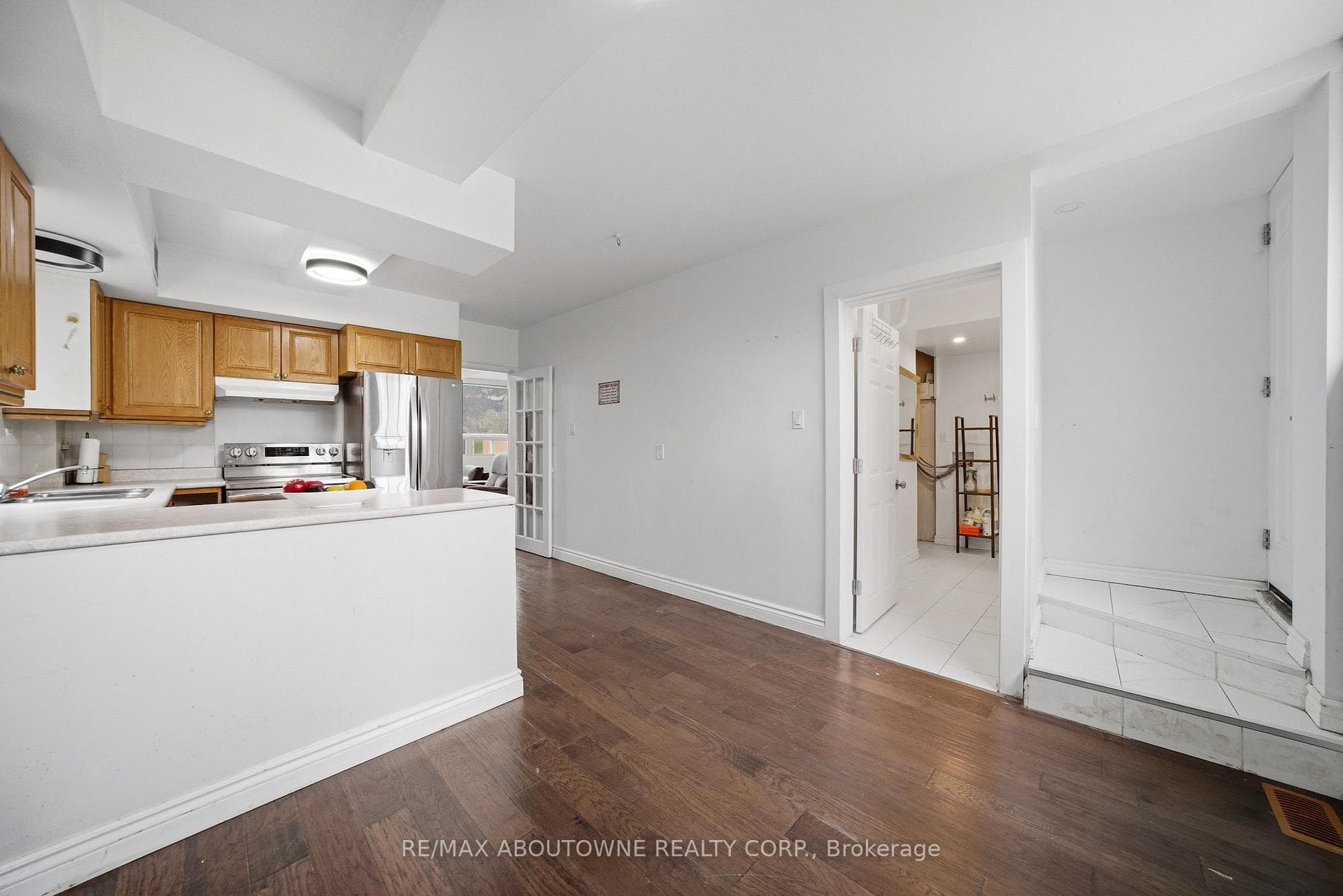 471 Seabourne Drive photo 12