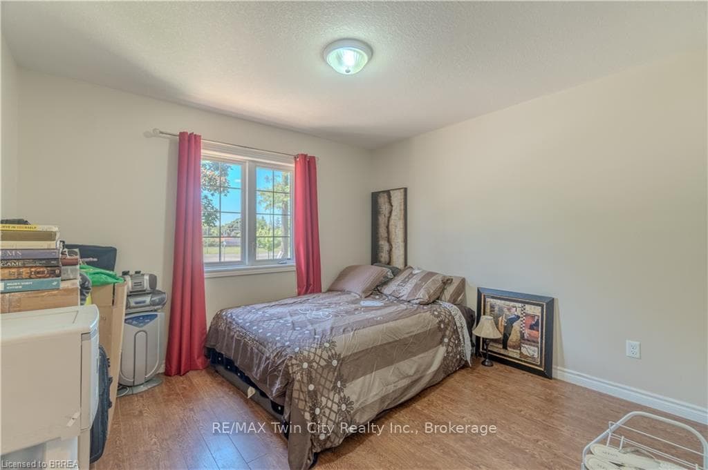 111 Peel Street photo 11